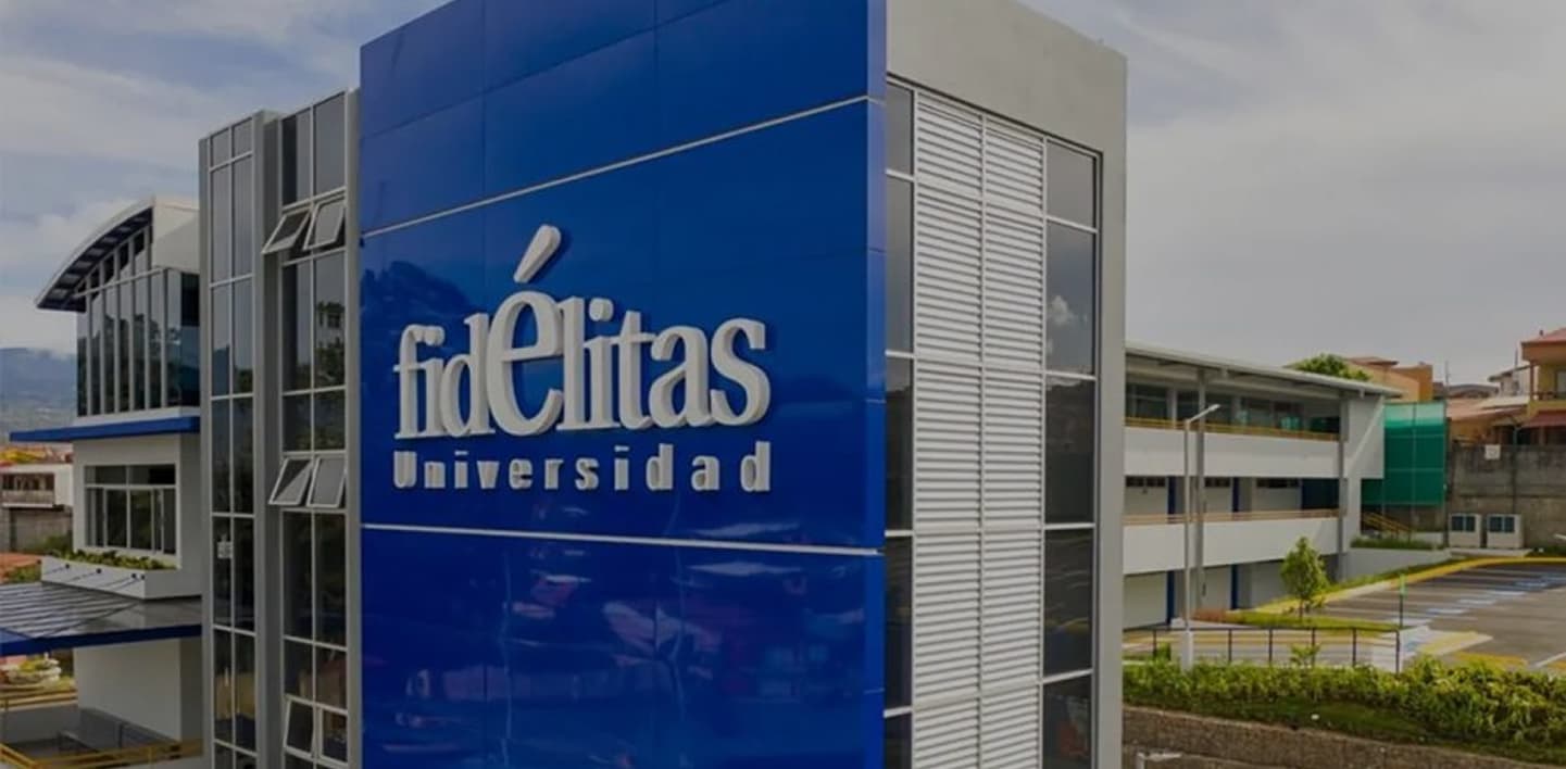 Abogado y Notario Público – Universidad Fidélitas.